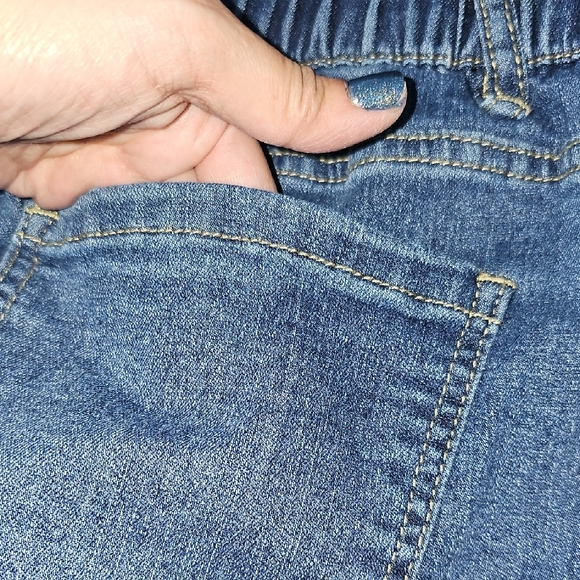 Women's Classic Blue Jean Shorts NEVER WORN! - Picture 6 of 9